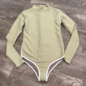 Acacia ehukai piped ribbed full piece in sage size S NWT